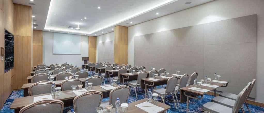 Hilton Garden Hotel *