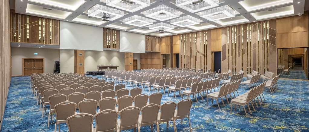 Hilton Garden *