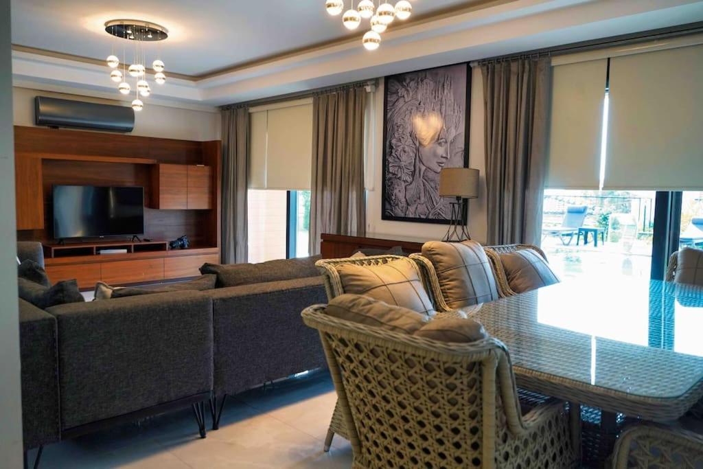 Luxury Four Fourlex Villa Termal