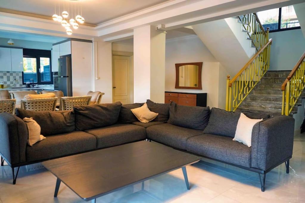 Luxury Four Fourlex