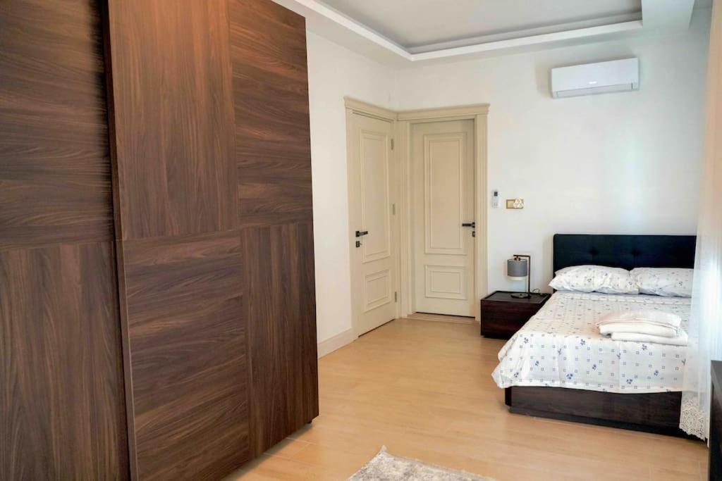 Luxury Four Fourlex *