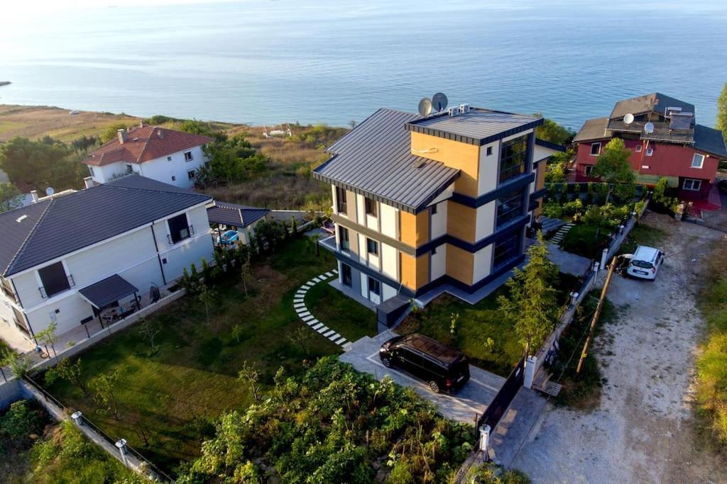 Luxury Four Fourlex Villa *
