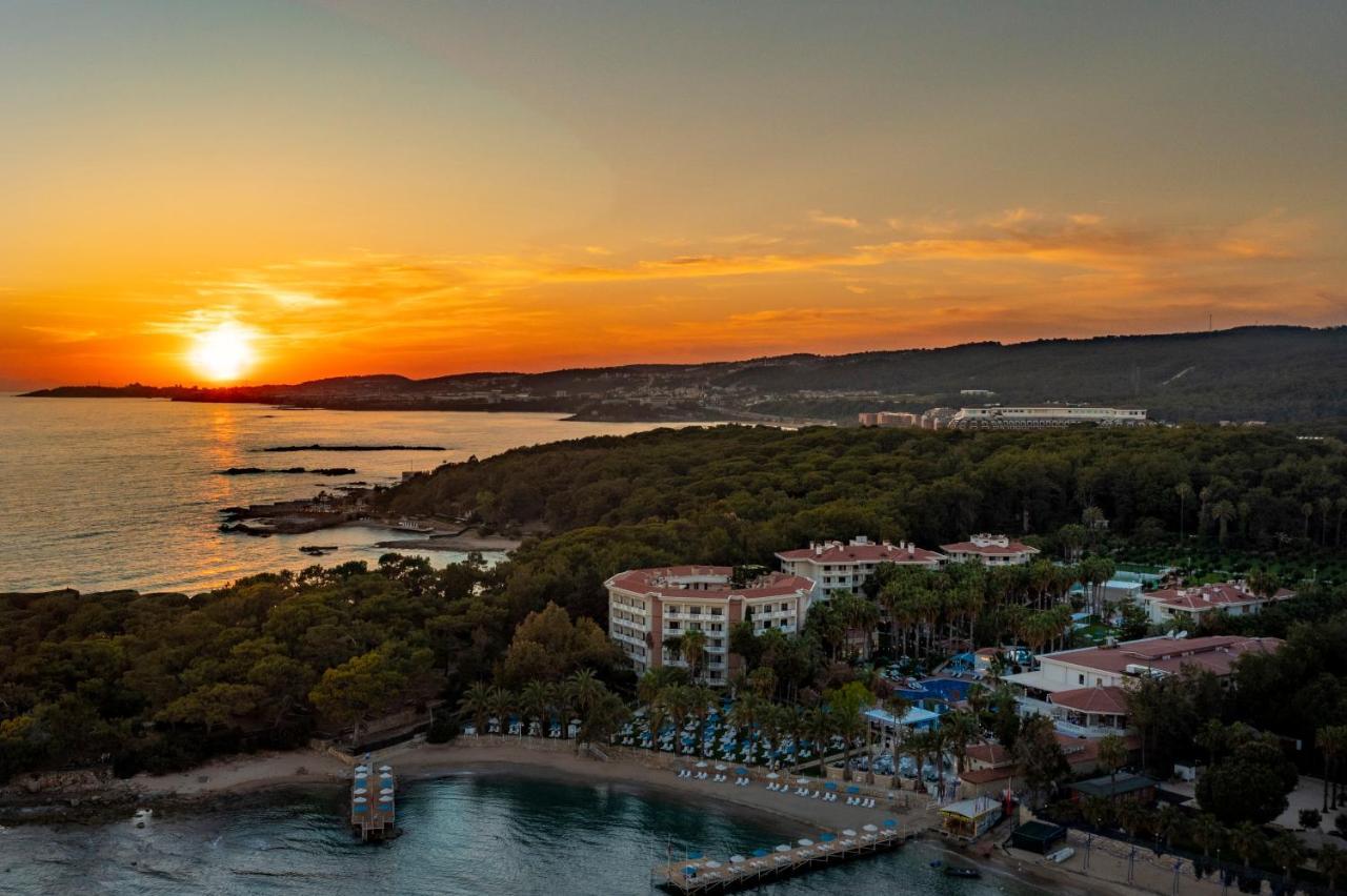 Utopia & Resort *