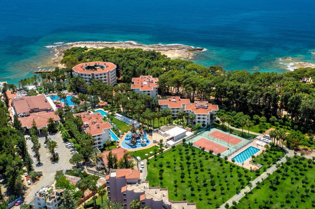 Resort Utopia & *