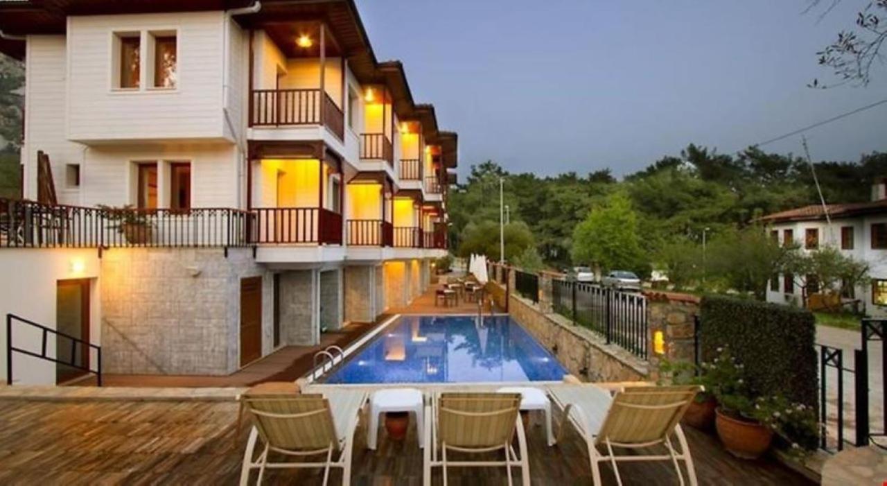 Summer Hotel