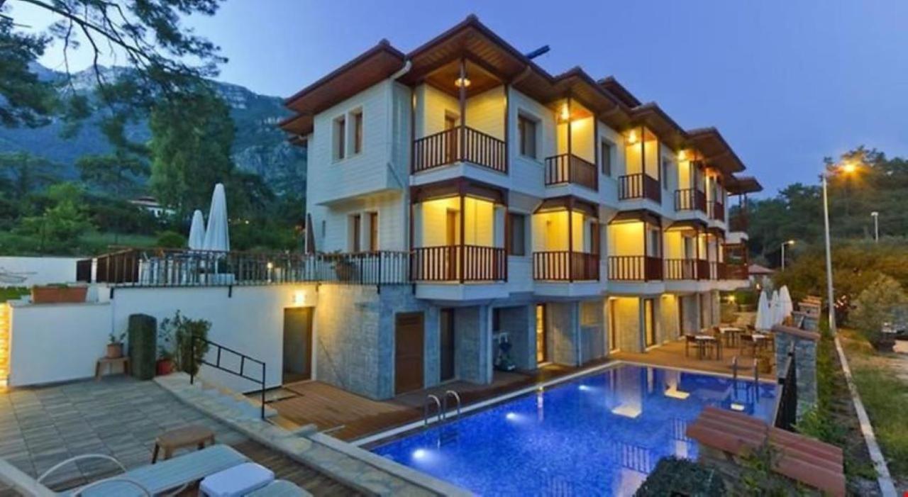 Summer Hotel