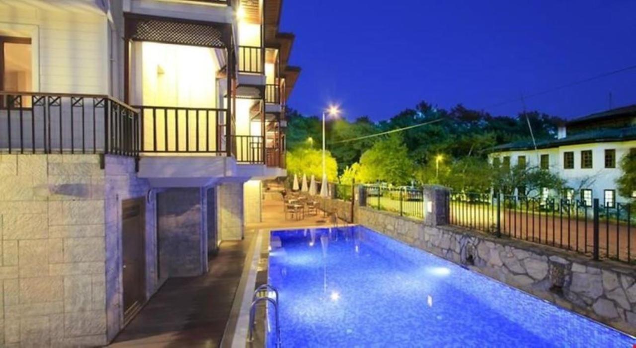 Summer Hotel
