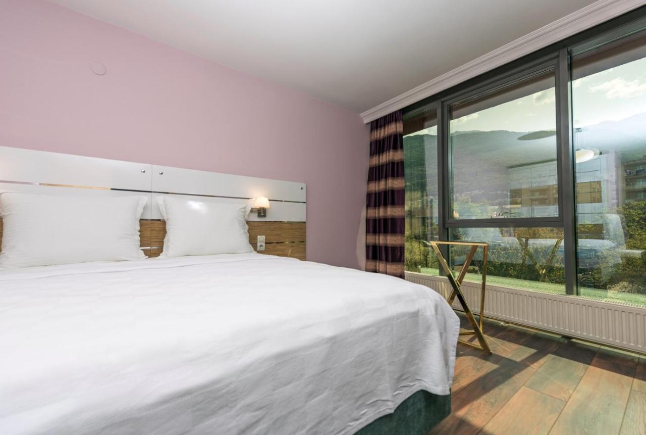 Hotel Tok Epik *