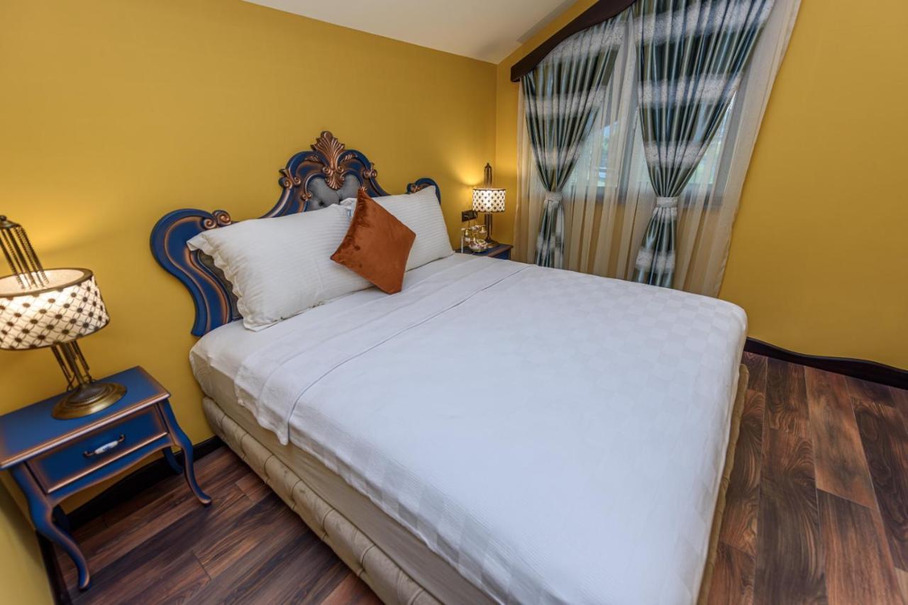 Hotel Tok Epik *