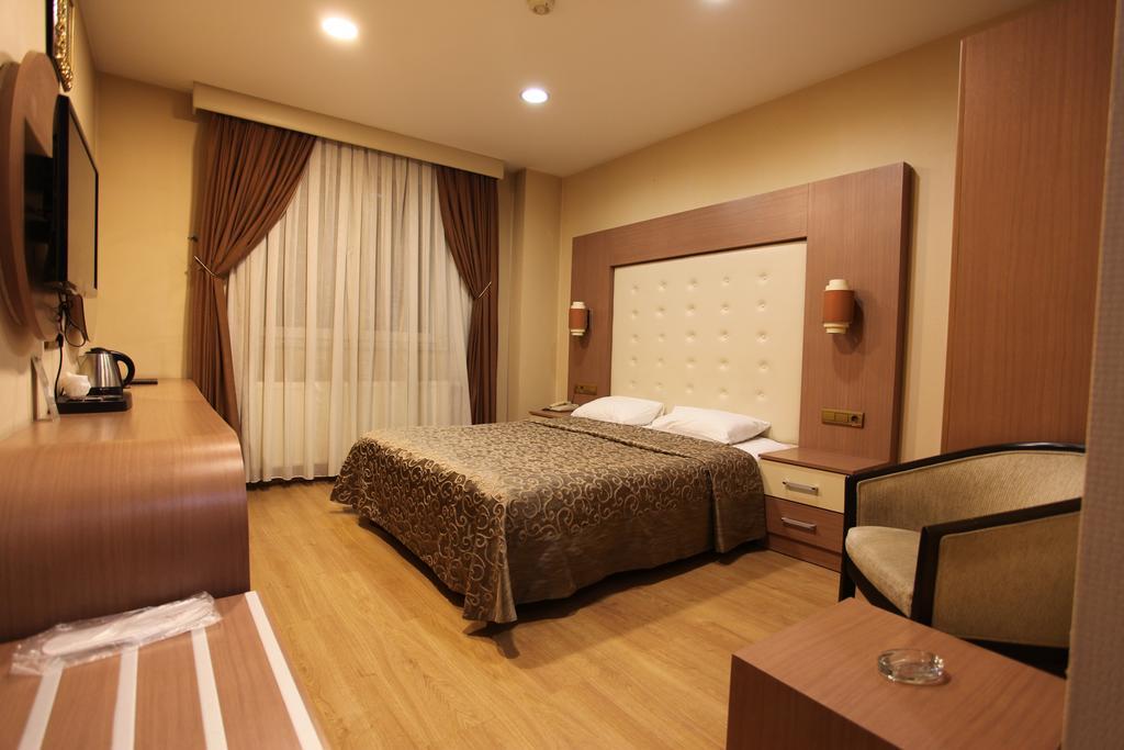 Grand Hotel