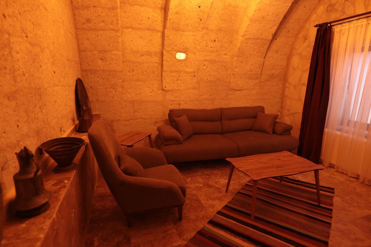 Stone Owl & Restaurant Hotel 3*