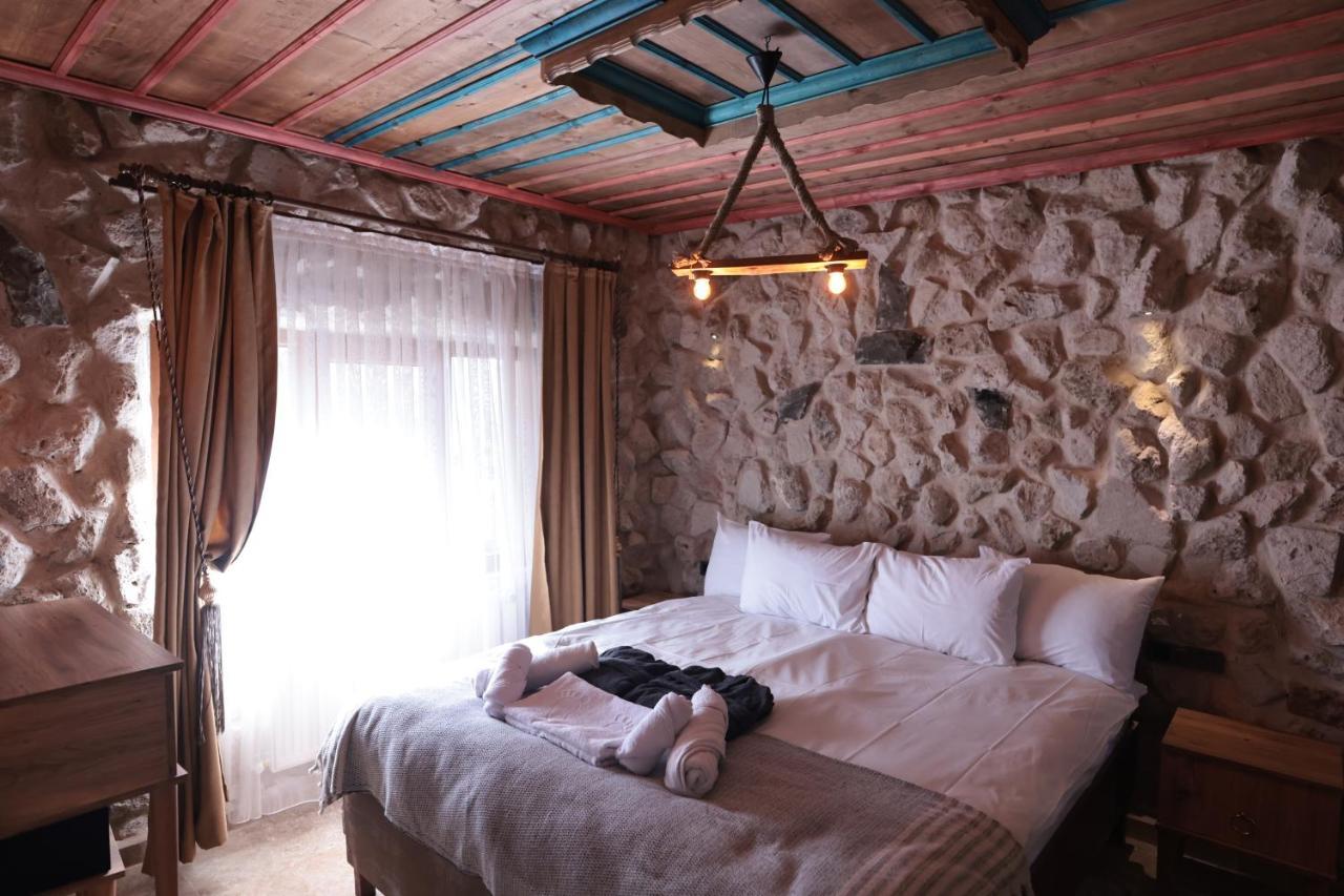 Hotel Stone Owl & Restaurant 3*