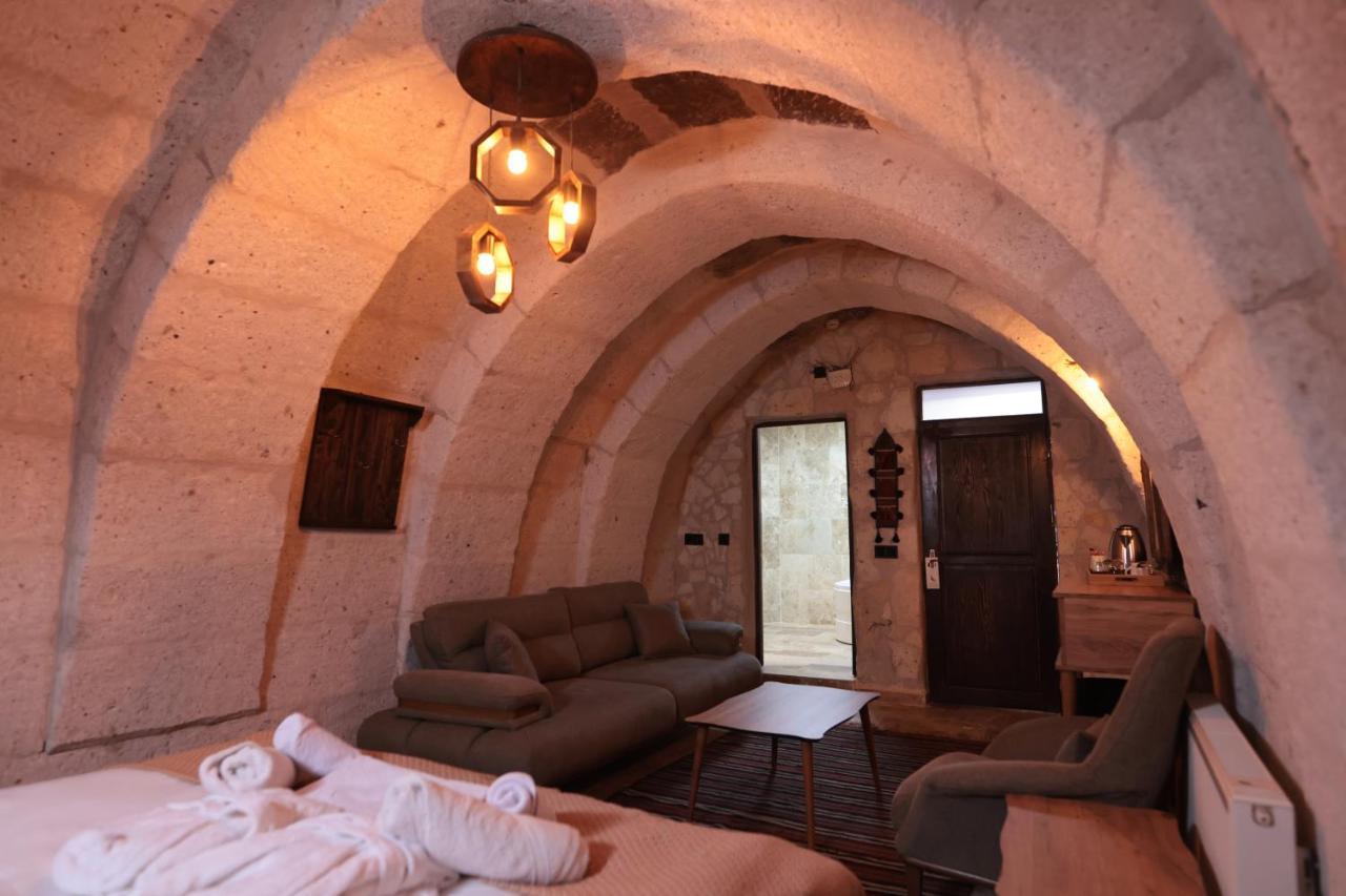 Hotel Stone Owl & Restaurant