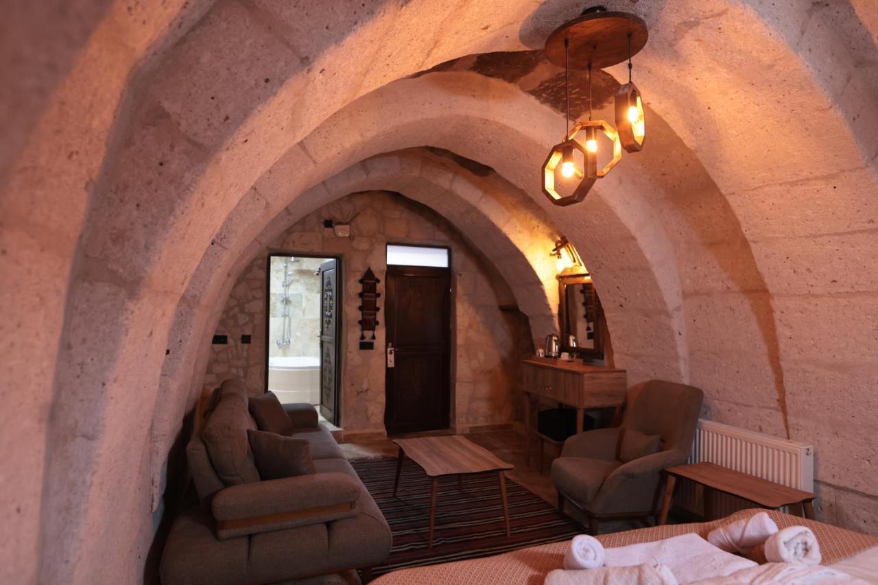 Hotel Stone Owl & Restaurant 3*