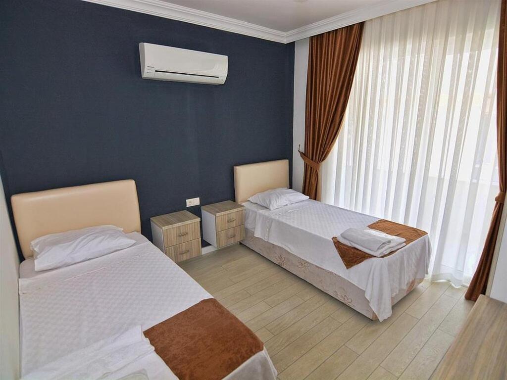 Hotel Airport Guelluek *