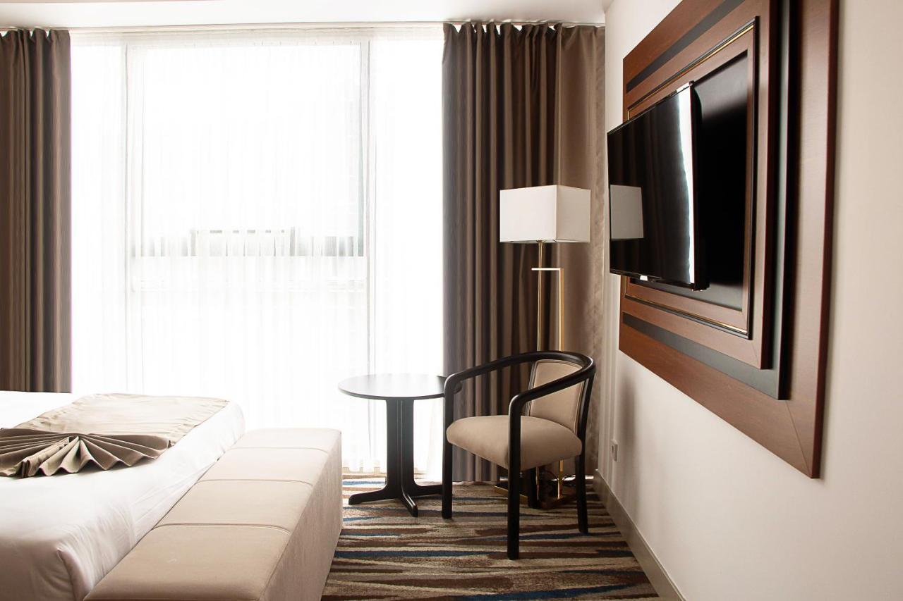 Shelter & Hotel