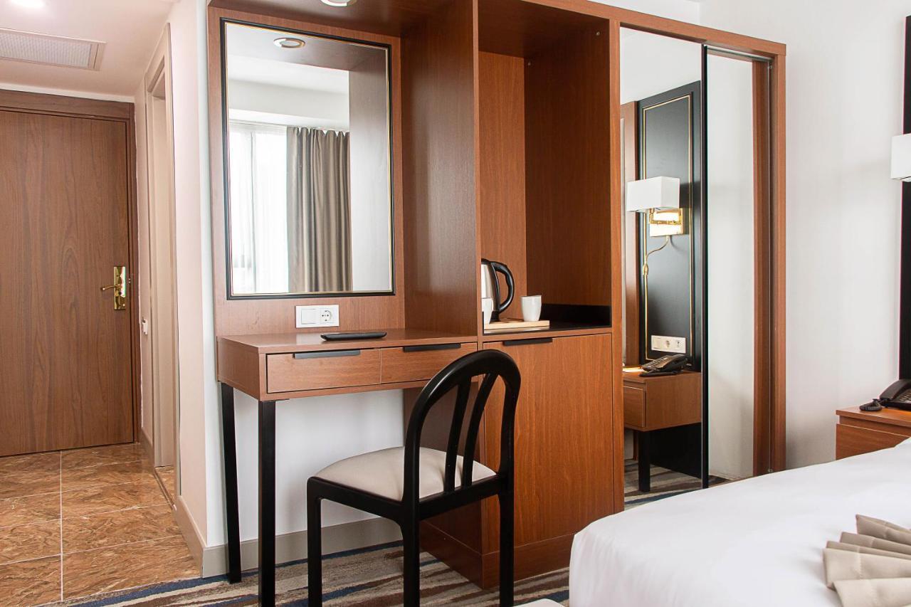 Hotel Shelter &