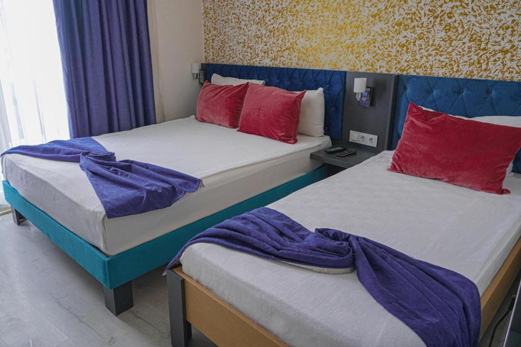 Jura Lara Hotel *