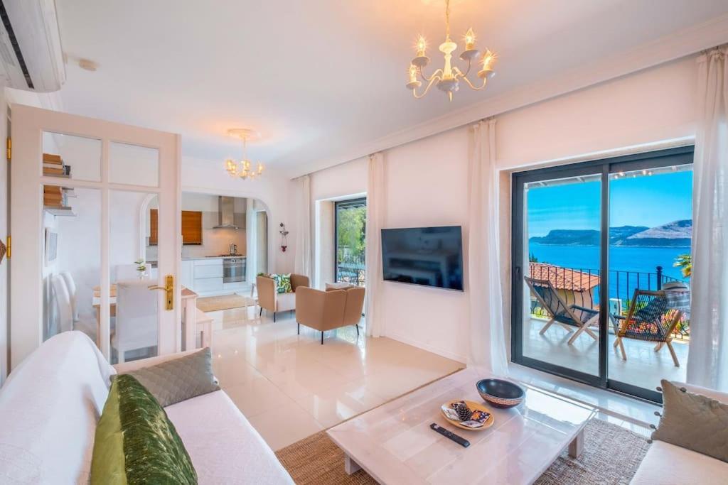 Jasmine Peninsula Villa