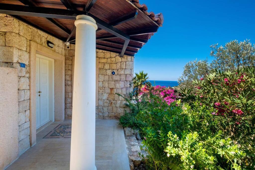 Jasmine Peninsula Villa *