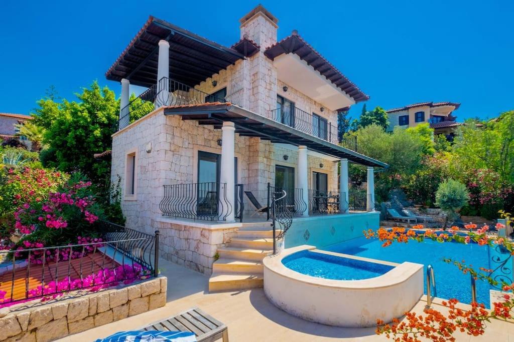 Jasmine Peninsula * Kas