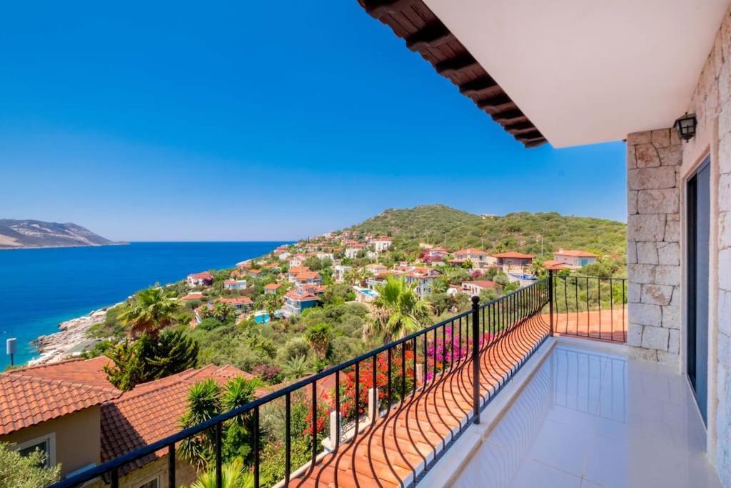 Jasmine Peninsula * Kas