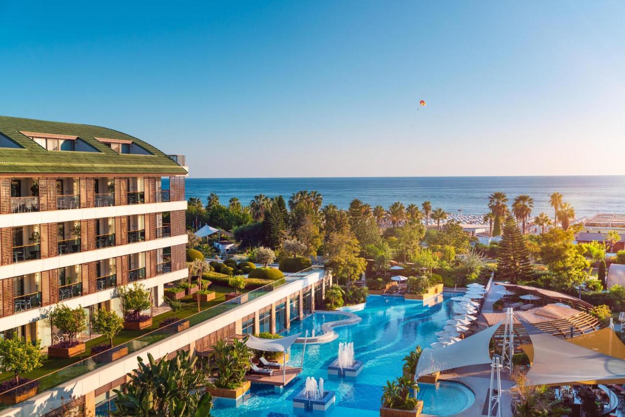 Resort Blue Only Adult 16 Side