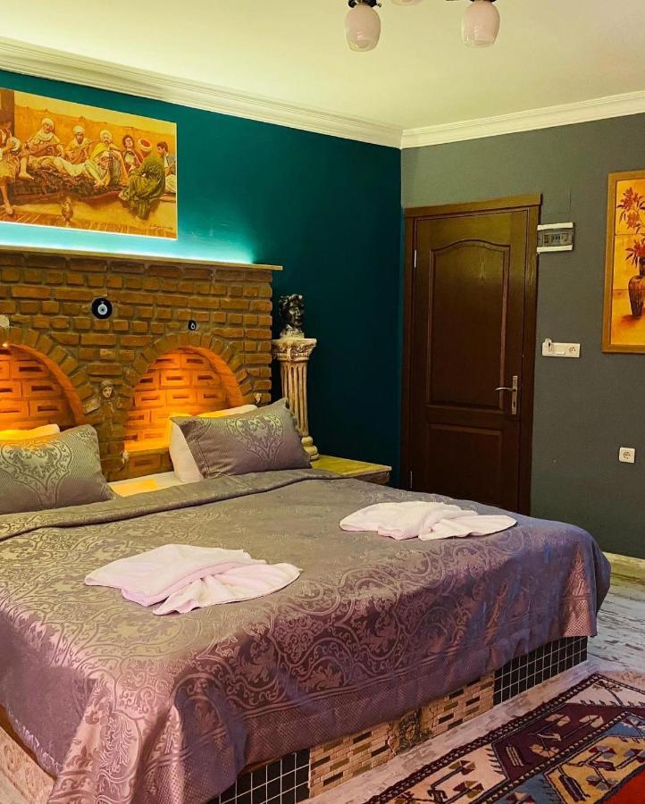 Hotel Rebetika & Bistro