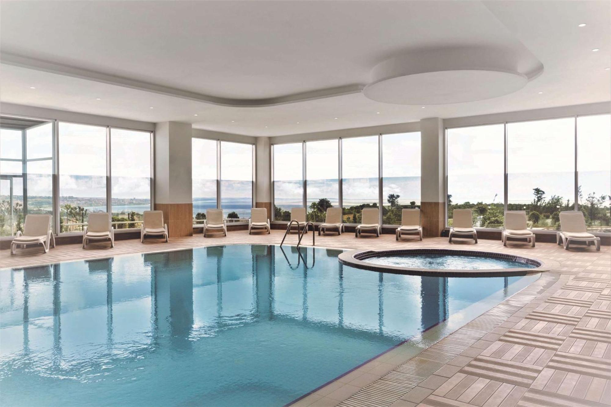 Ramada By Wyndham 5*