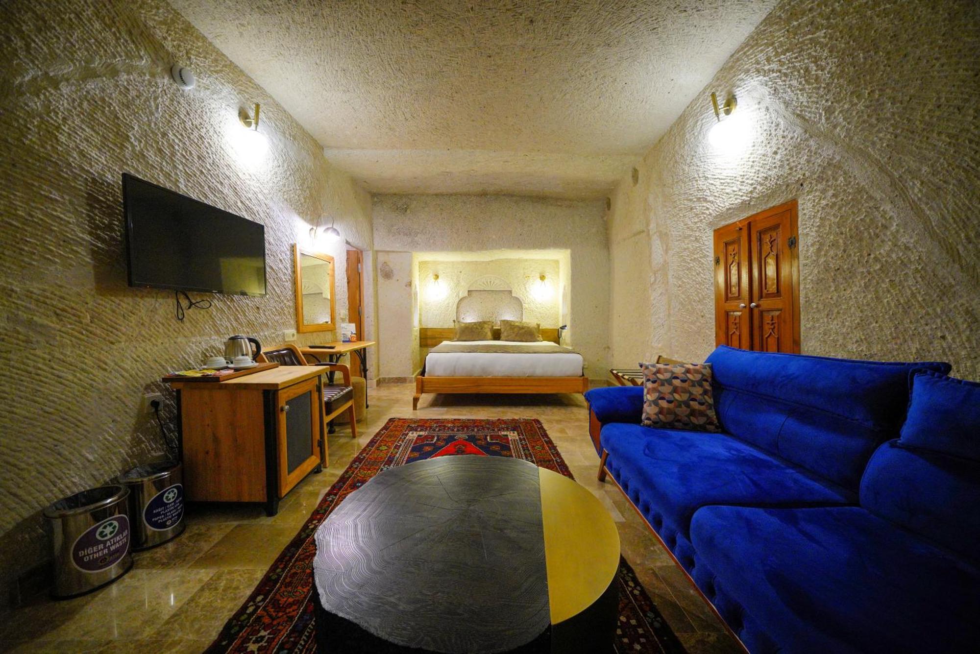 Cave Saksagan Hotel 2*