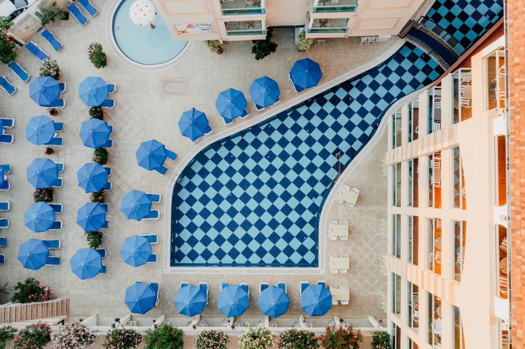Tac Premier & Resort