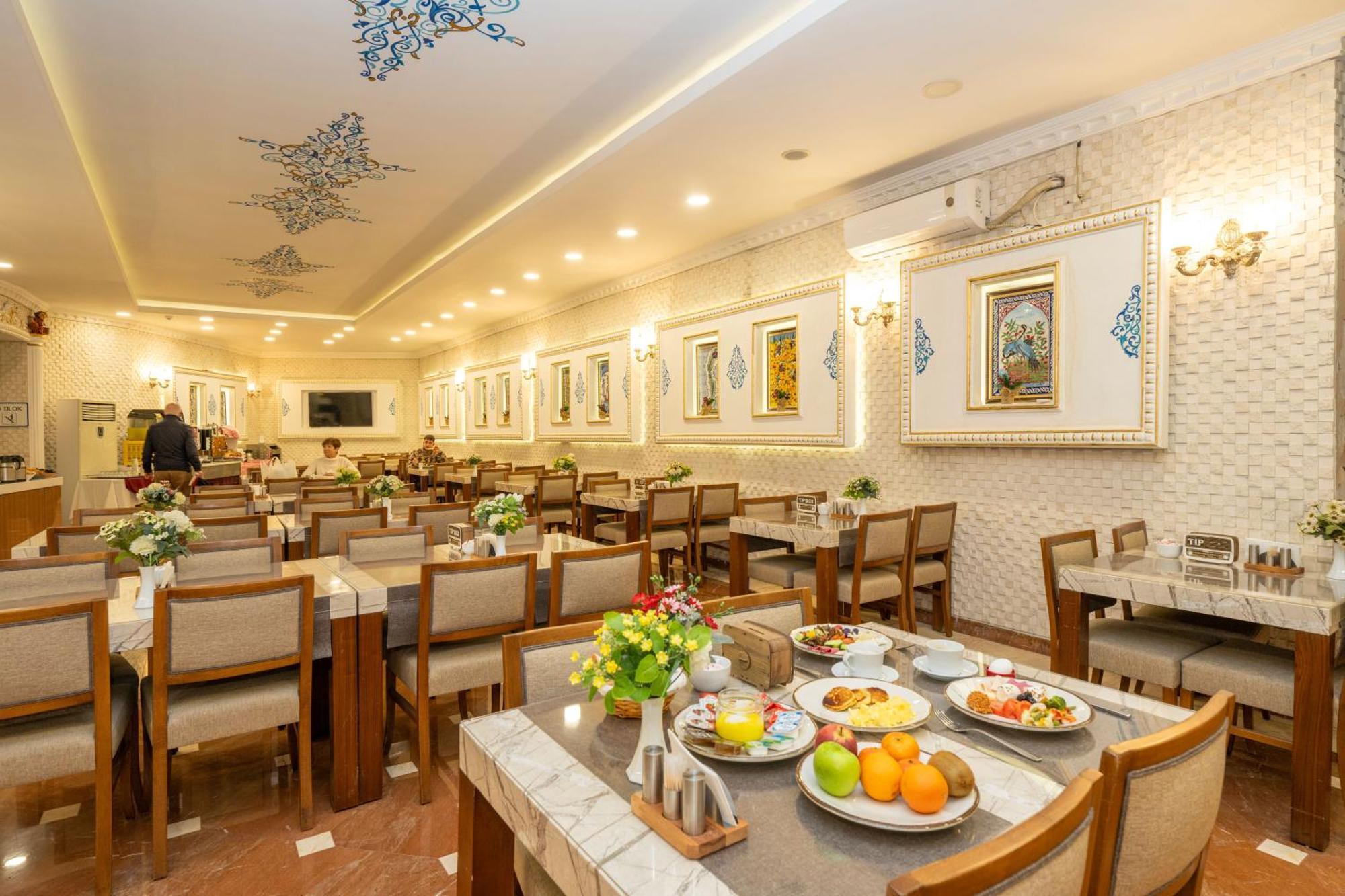 Hotel The Byzantium &