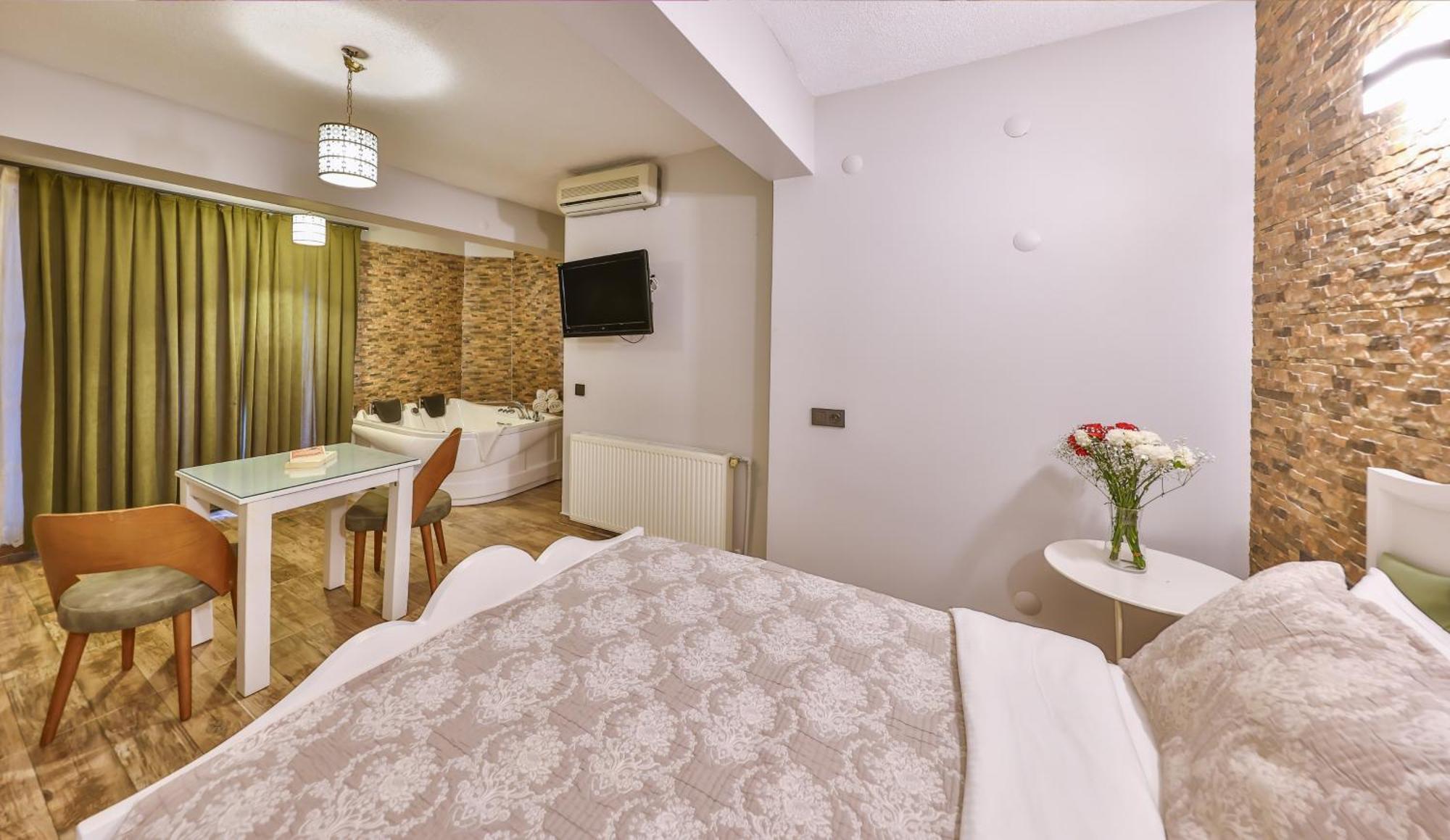 Hotel Teras Garden & Bungalow *