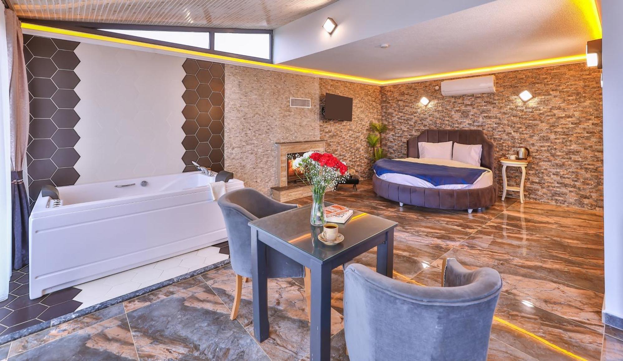 Teras Garden & Bungalow Hotel