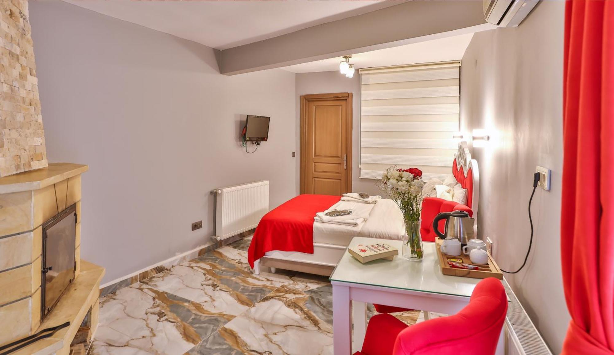 Teras Garden & Bungalow Hotel *