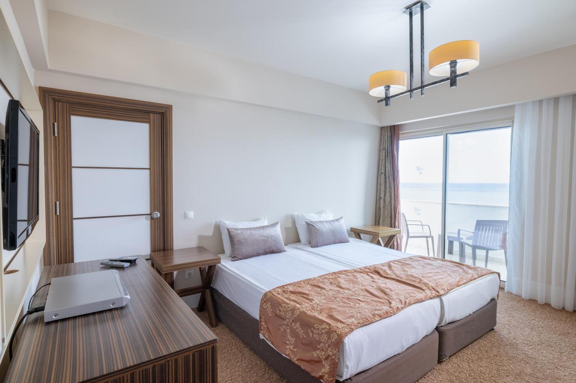 Crystal Family & Resort 5*