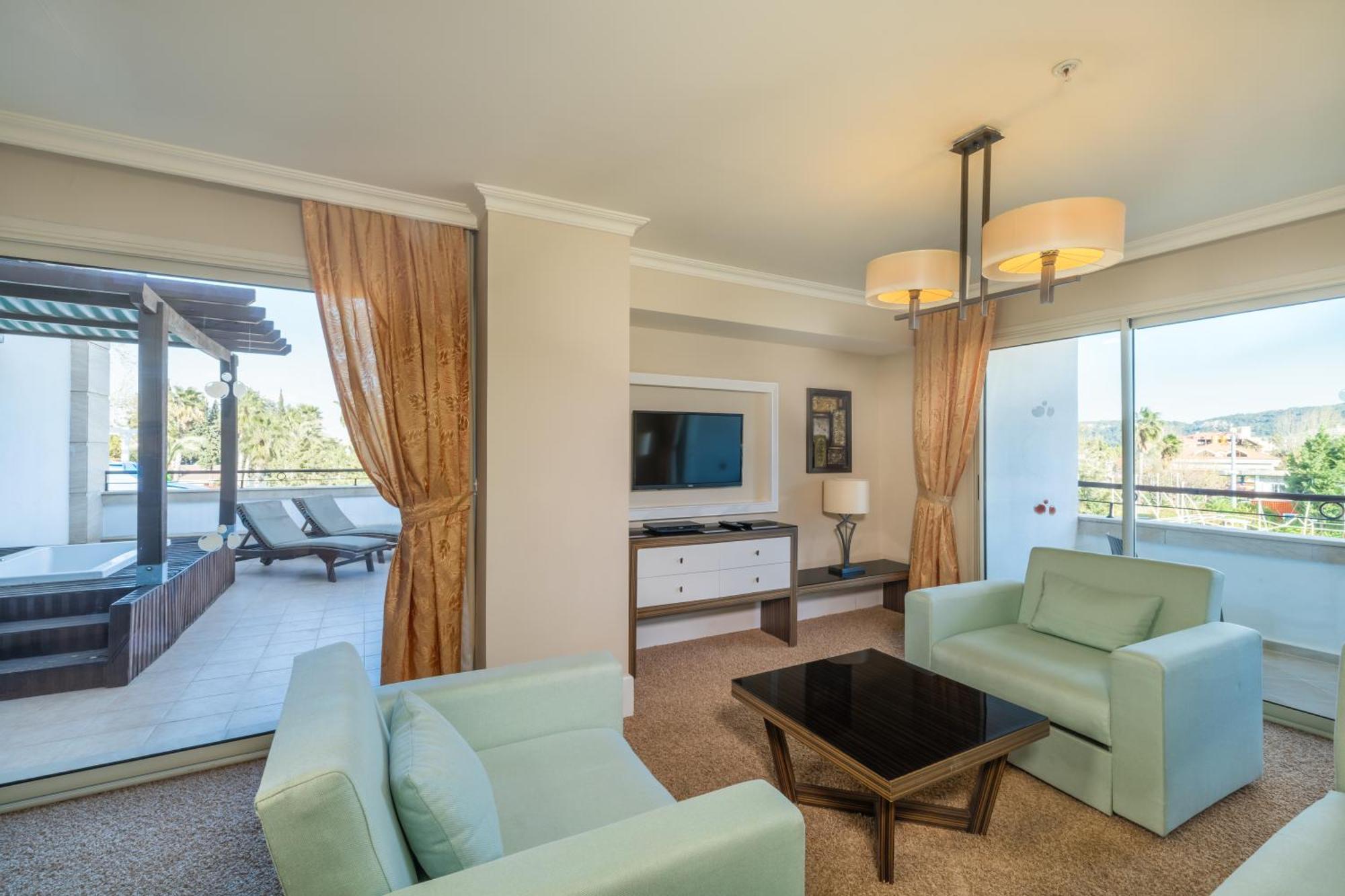 Resort Crystal De Luxe & 5*
