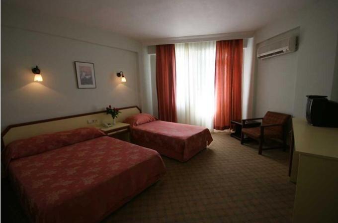 Kleopatra Beach 4*