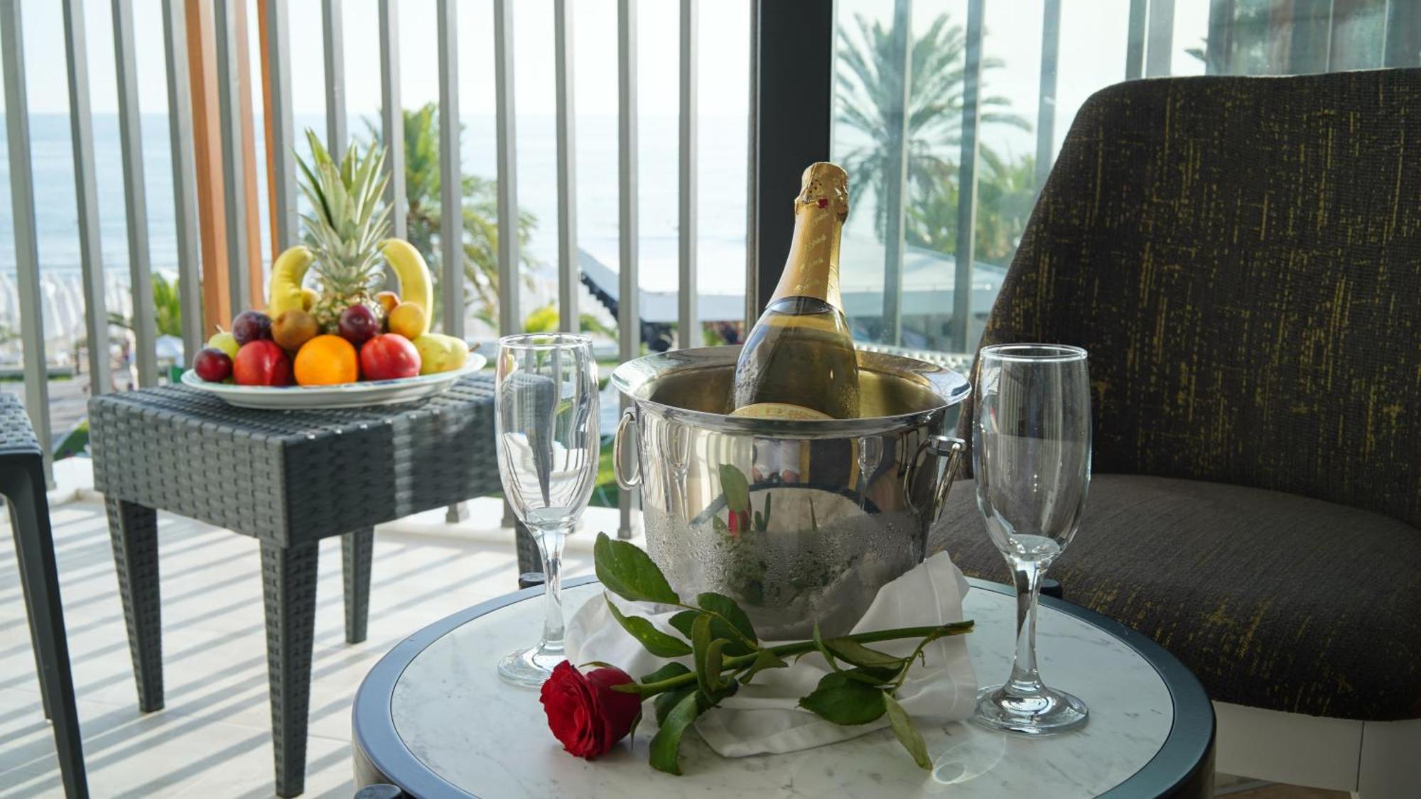 Hotel The Raga Ultra (adults Only)