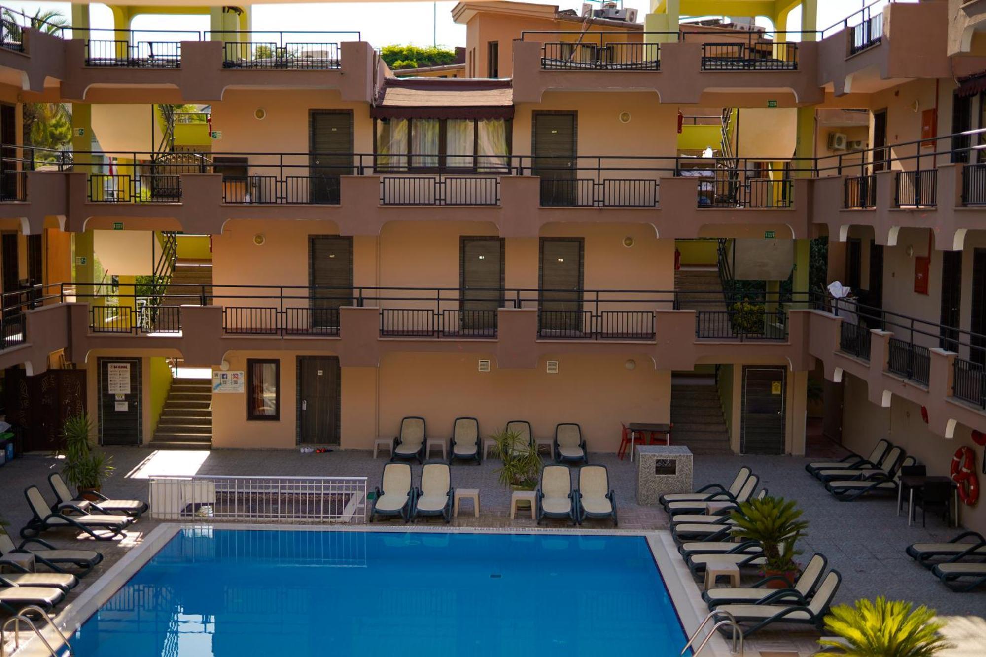 Hotel Aleria Belport