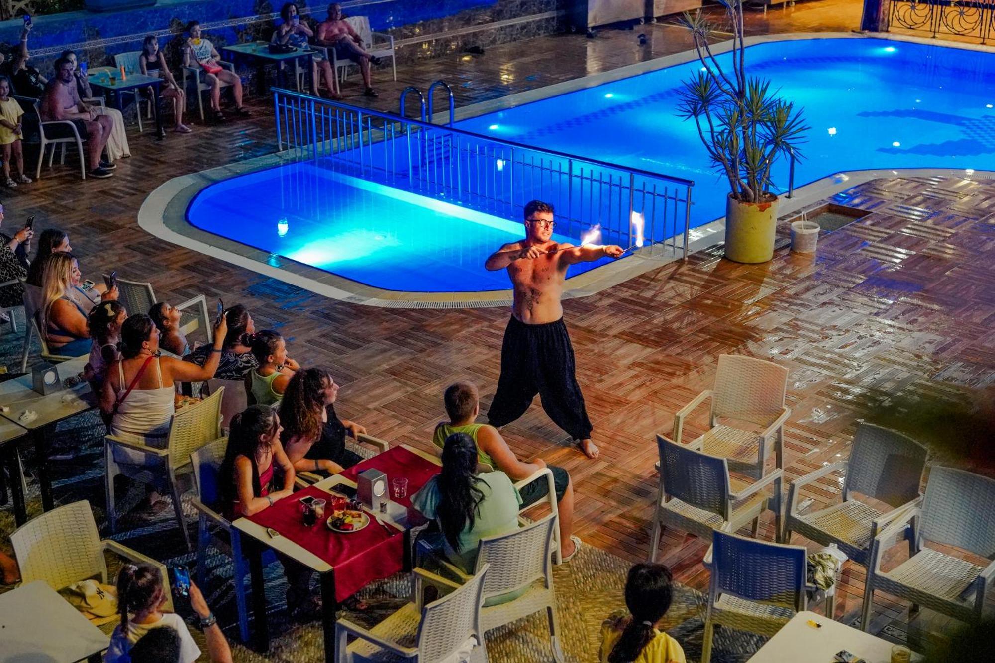 Hotel Aleria Belport