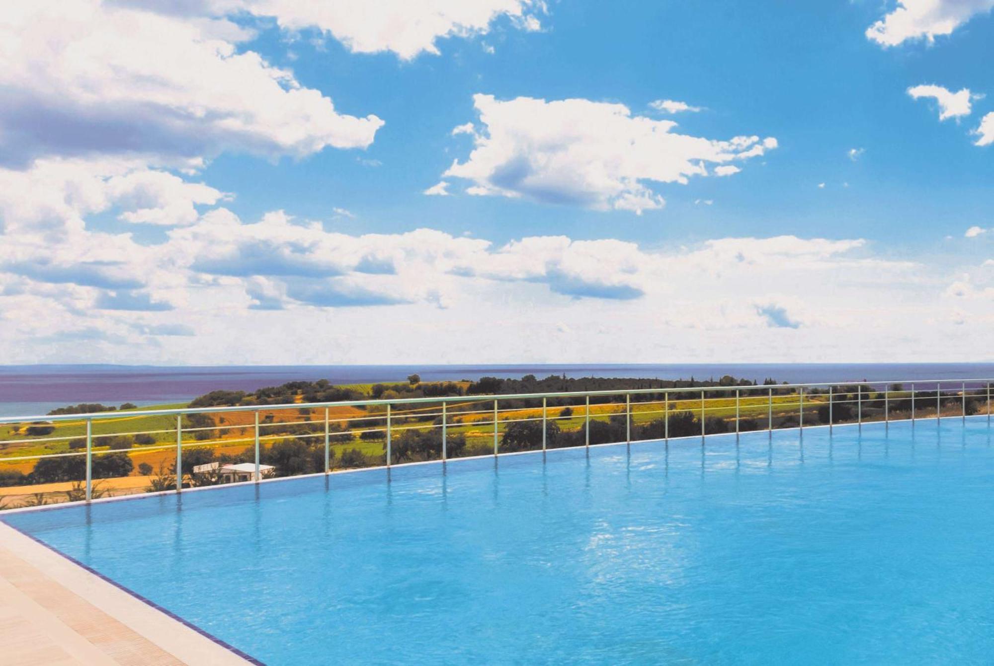 Ramada By Wyndham Hotel 5*