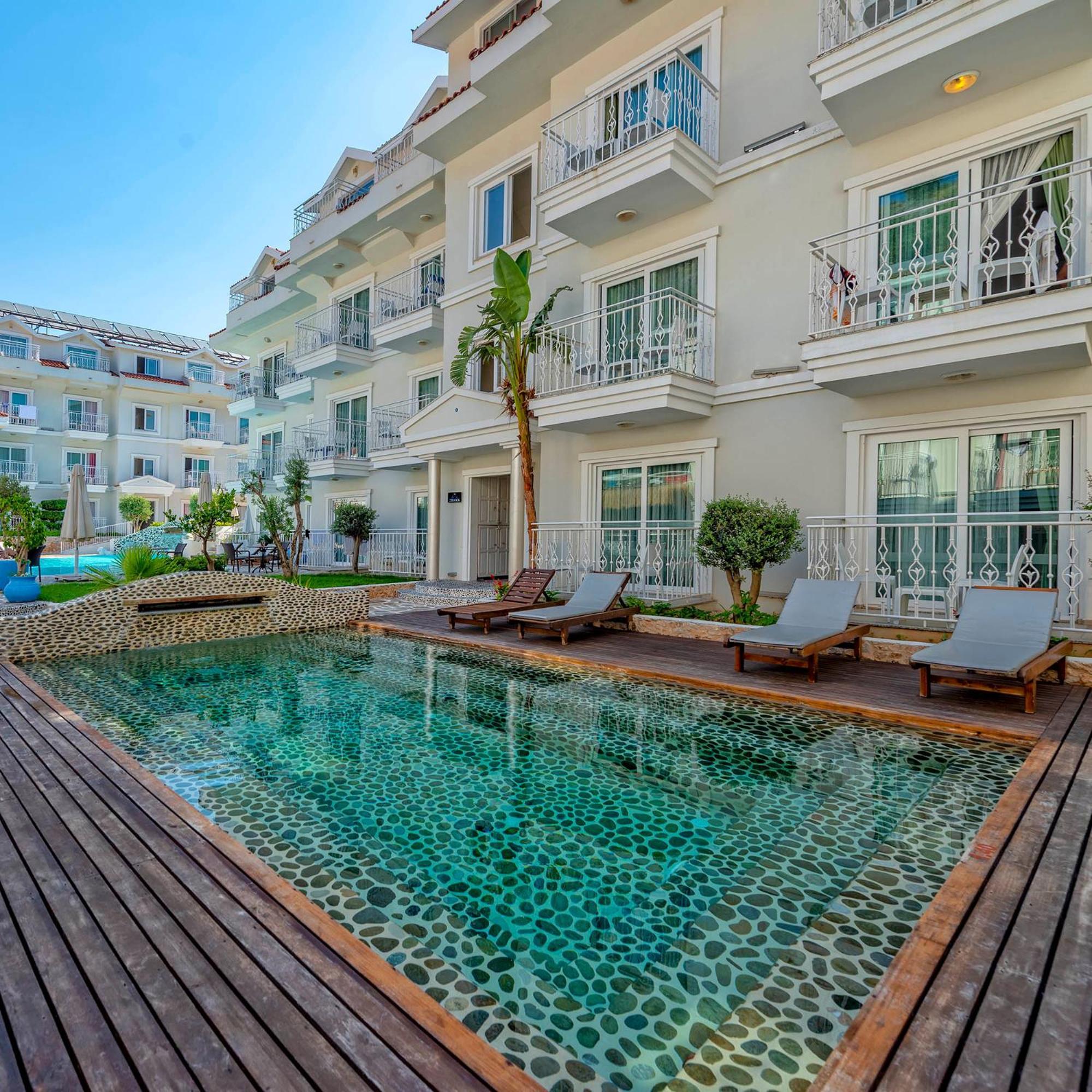 Hotel Montebello Deluxe 3*