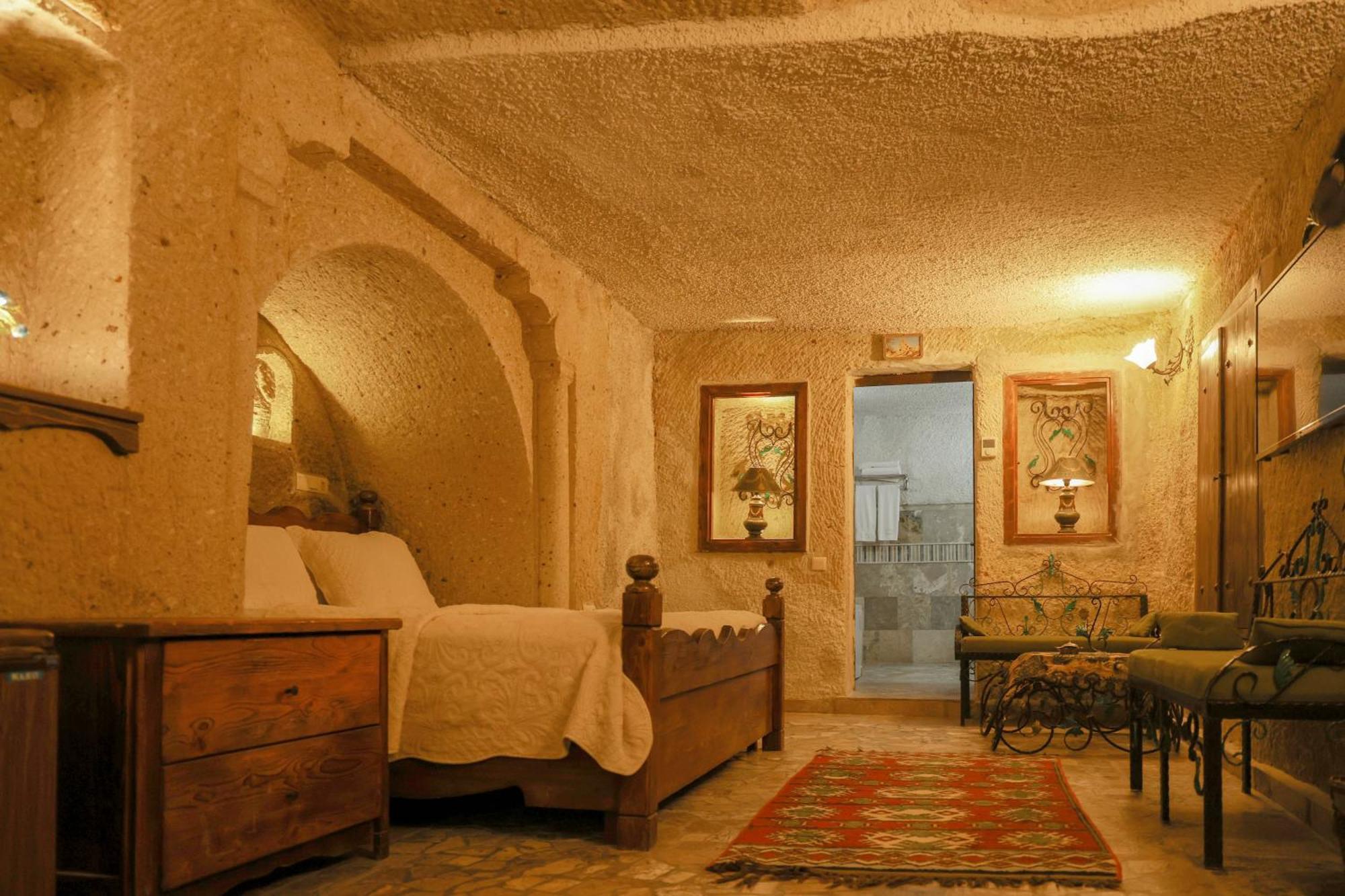 Maccan Cave Hotel 2*