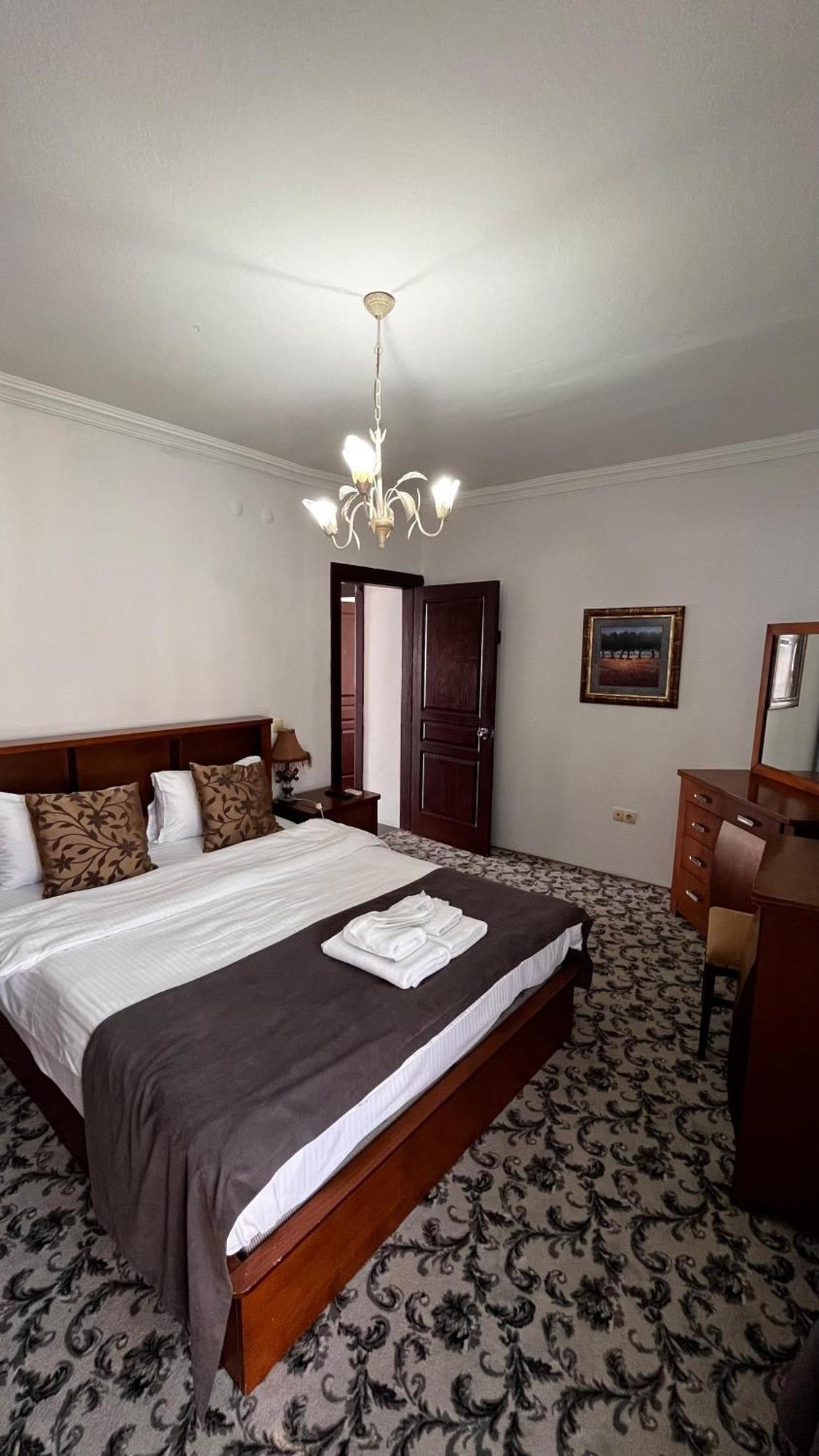 Antik Hotel 2*