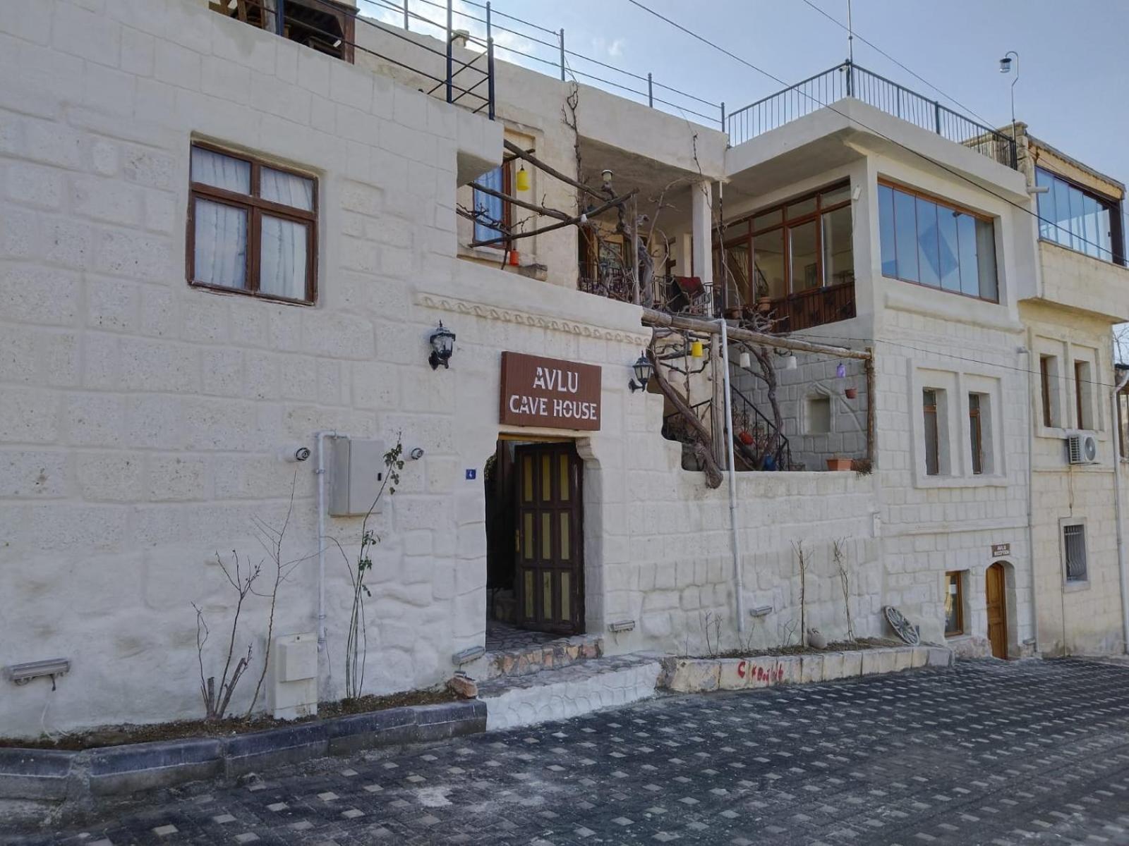 Avlu Cave House *