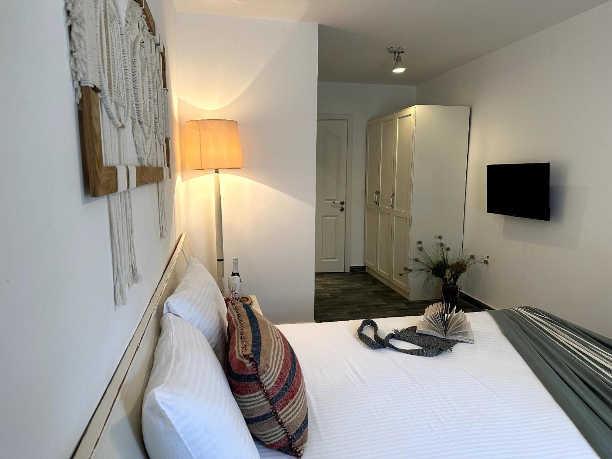 Kefi & Hotel