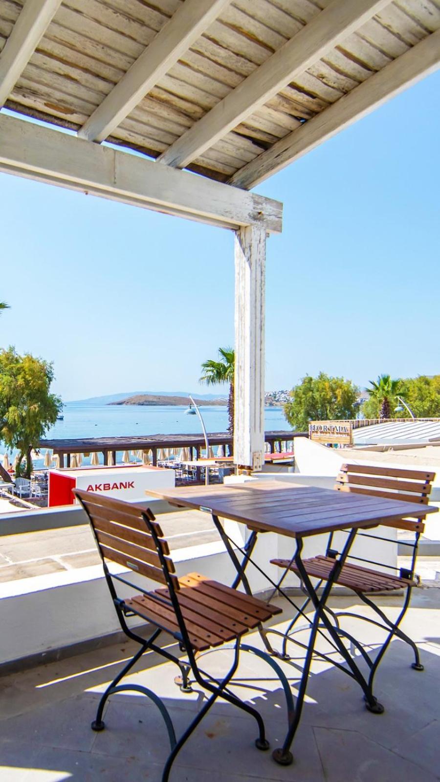 Kefi & Hotel 3*