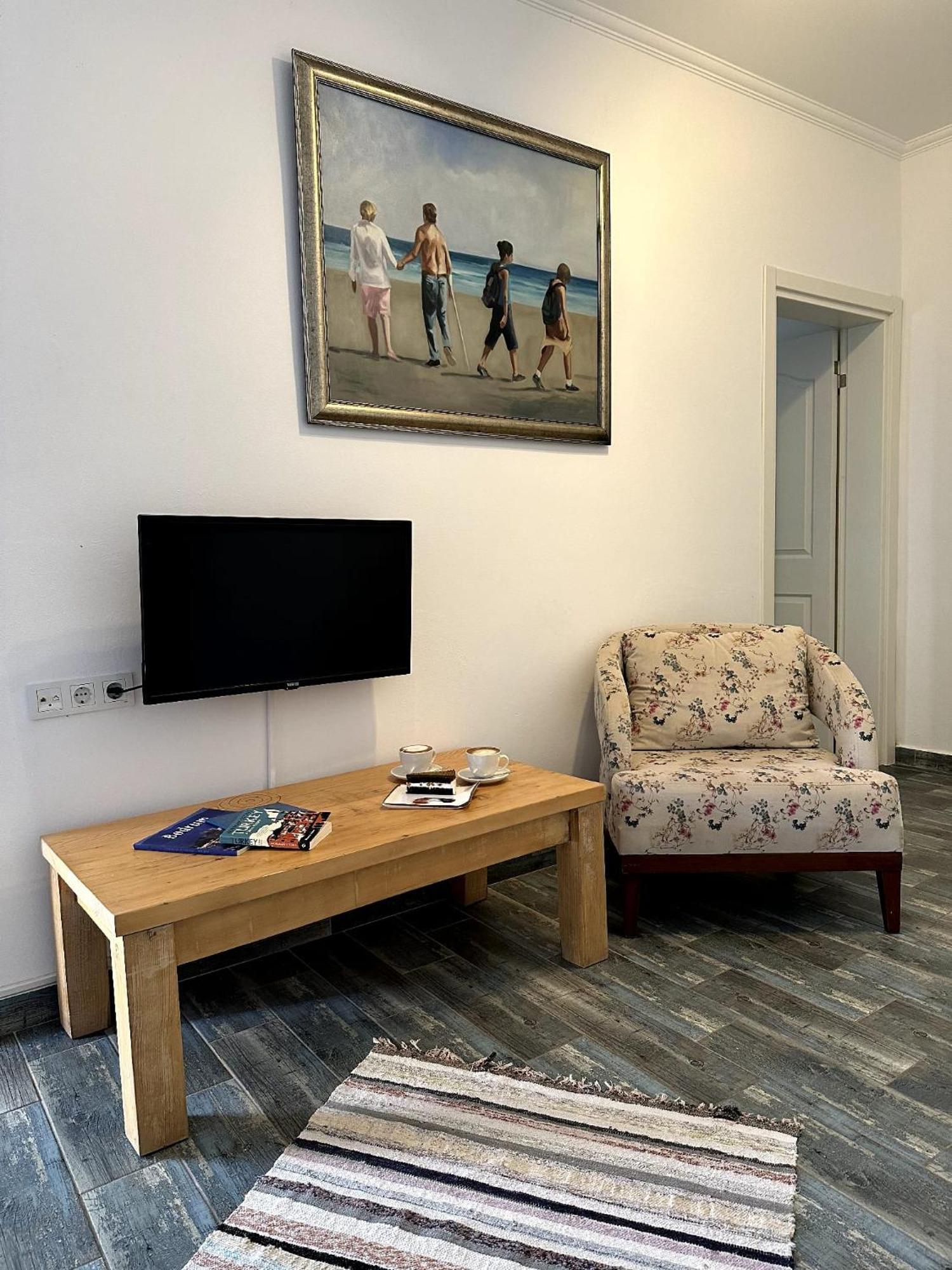 Hotel Kefi & 3*