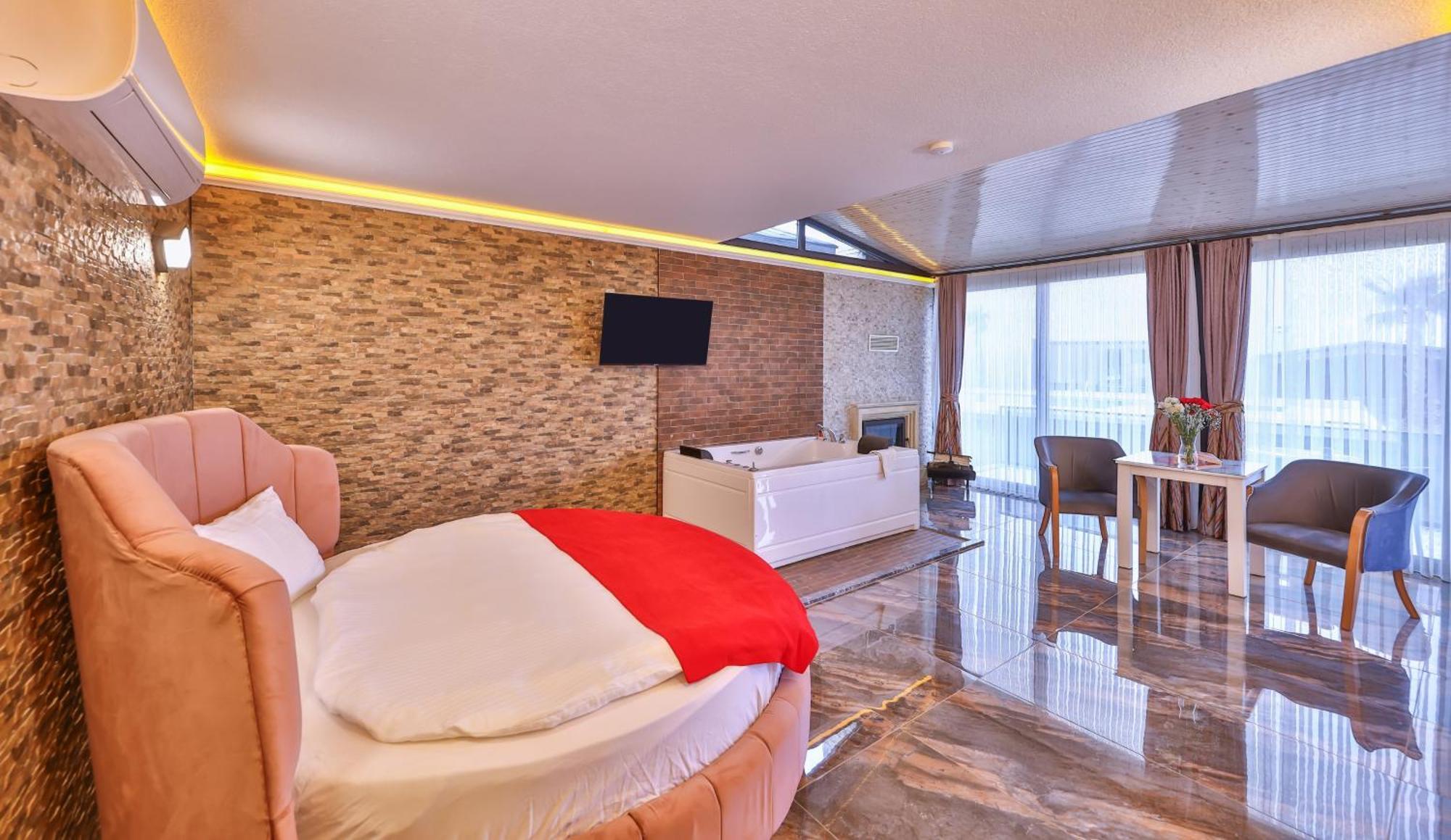 Teras Garden & Bungalow Hotel